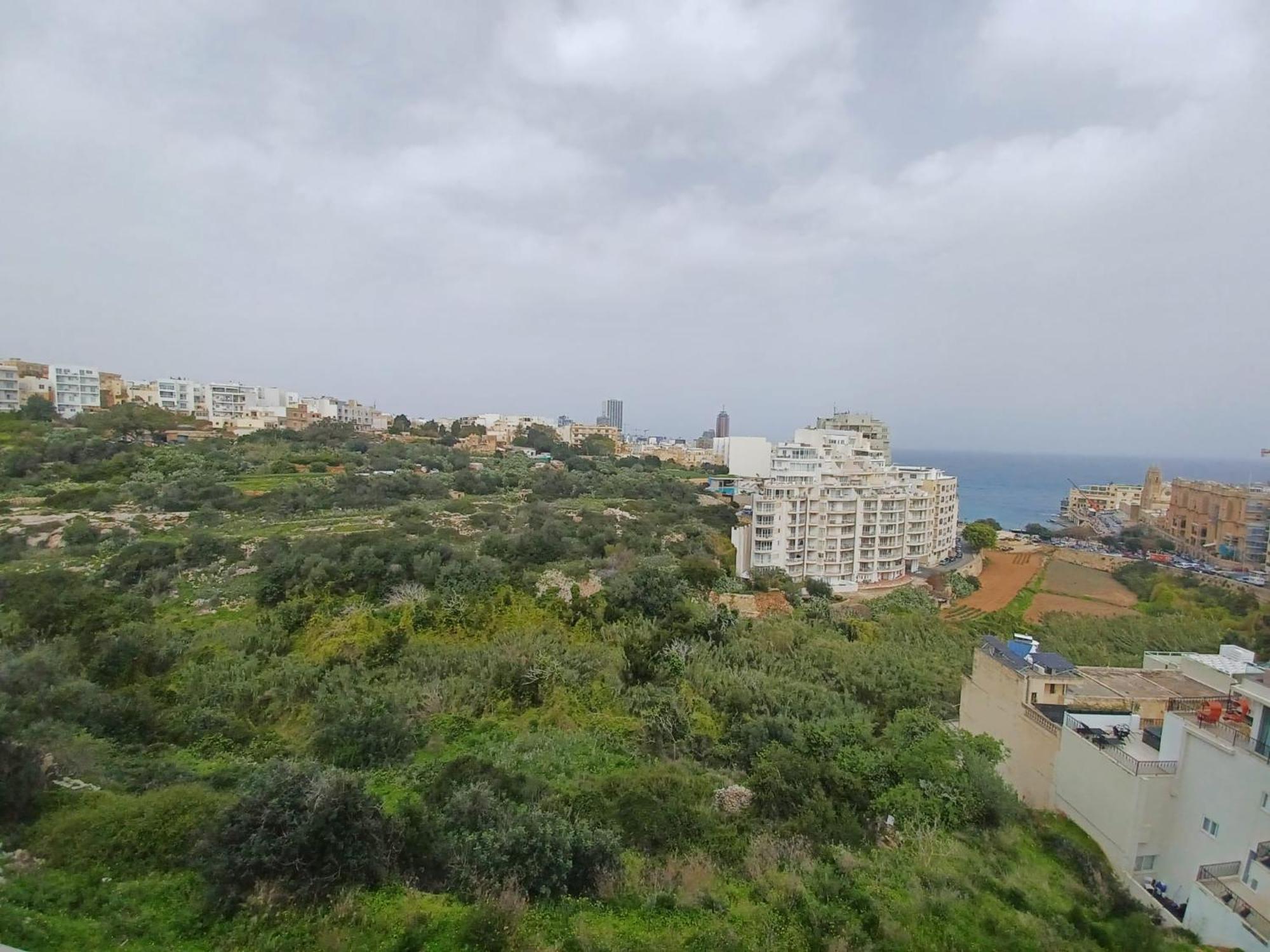 Spectacular Distant Seaview Apt Sliema Buitenkant foto