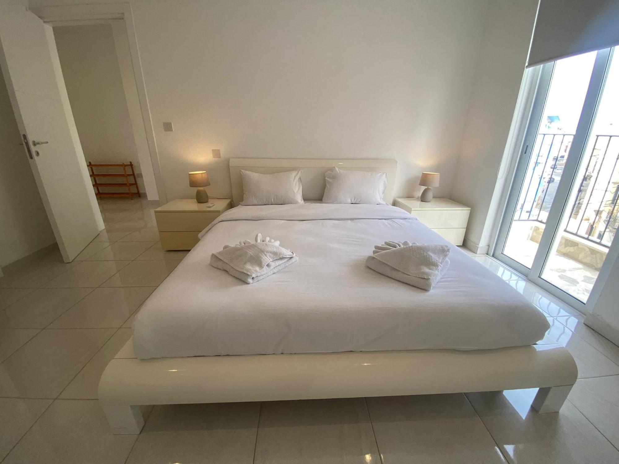Spectacular Distant Seaview Apt Sliema Buitenkant foto