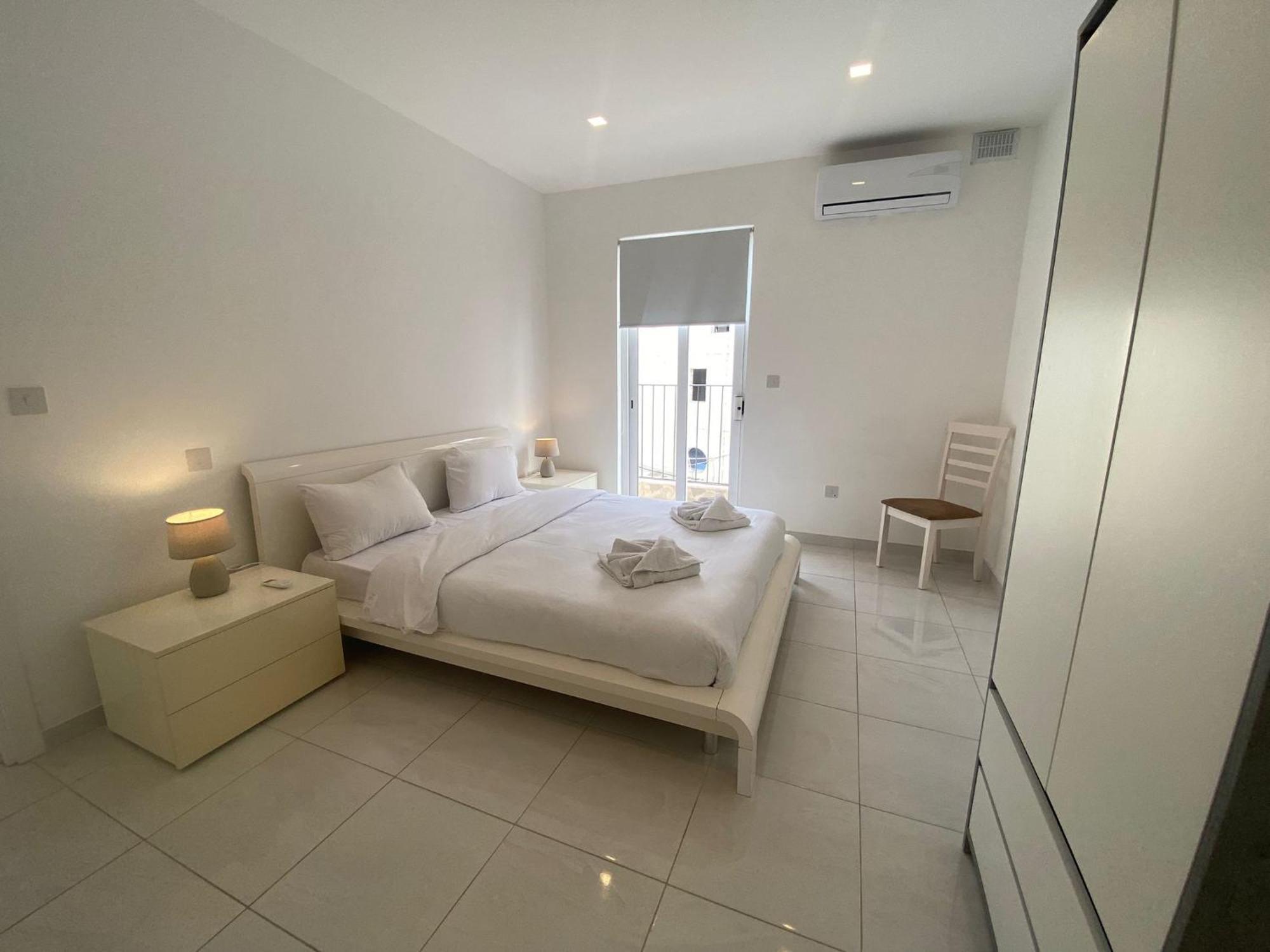 Spectacular Distant Seaview Apt Sliema Buitenkant foto