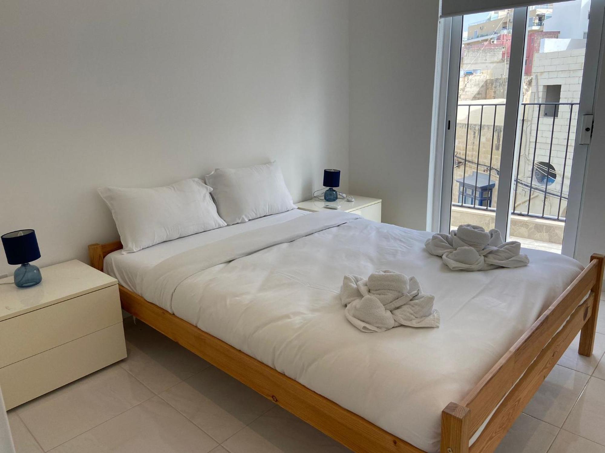 Spectacular Distant Seaview Apt Sliema Buitenkant foto