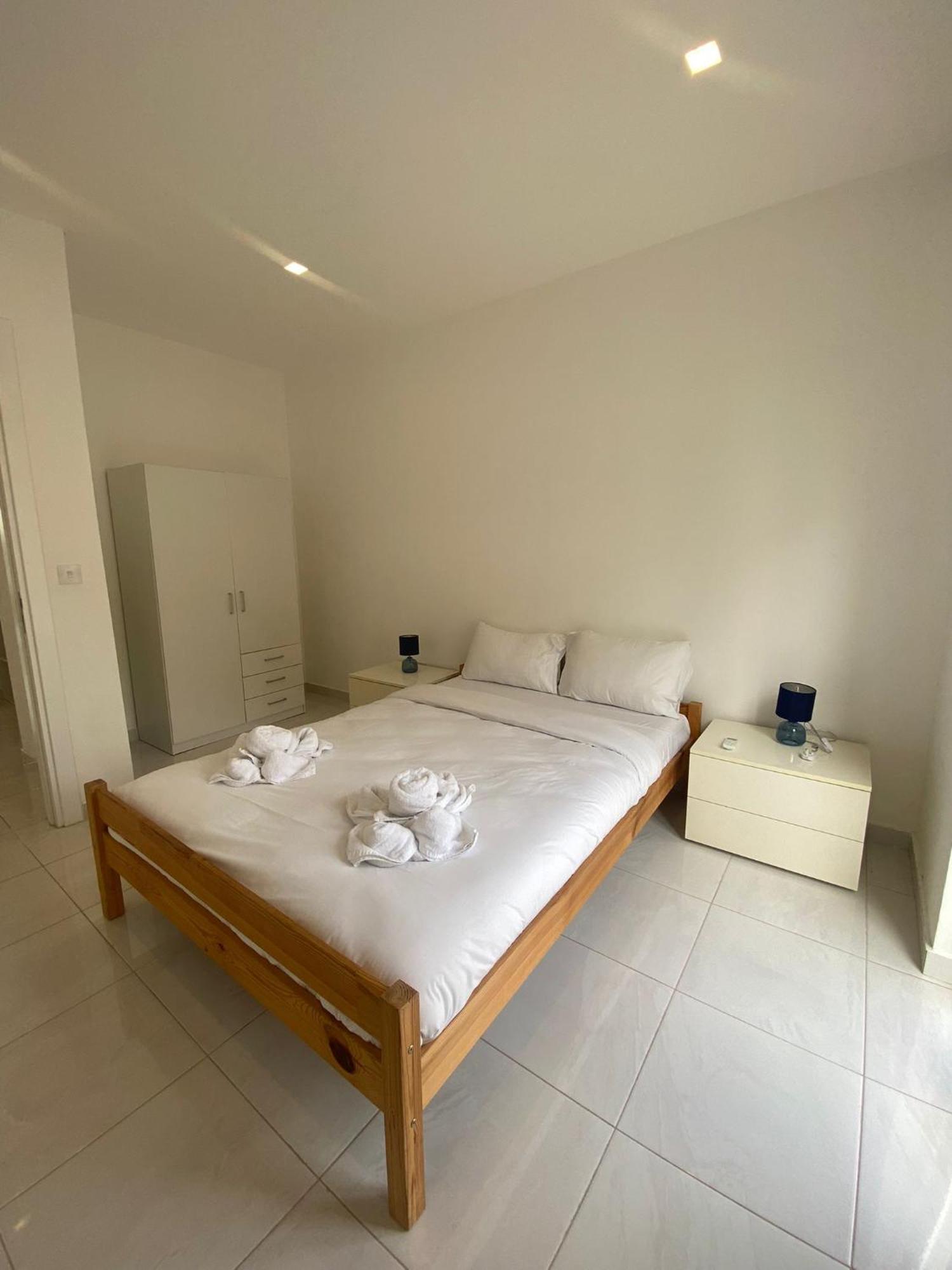 Spectacular Distant Seaview Apt Sliema Buitenkant foto
